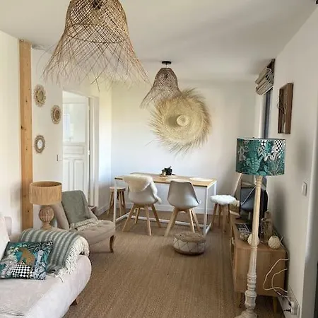 Les De Carine アパート *