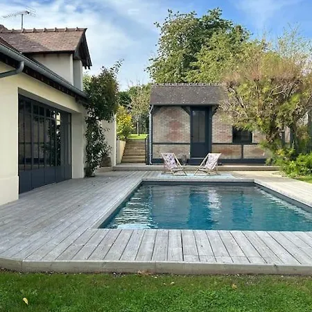 Les De Carine アパート