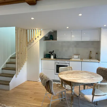 Les De Carine アパート *